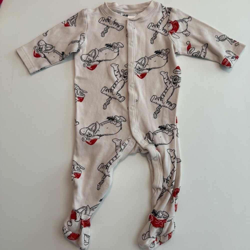 H&M Disney Winnie the Pooh Tigger Christmas Holiday Snap Footie Sleeper 3M